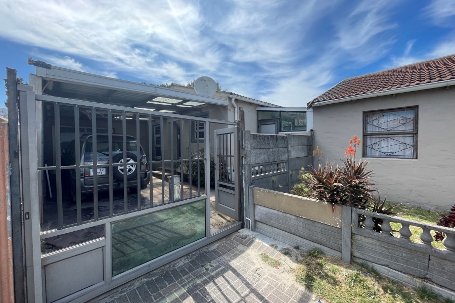 3 Bedroom Property for Sale in Gaylee Western Cape